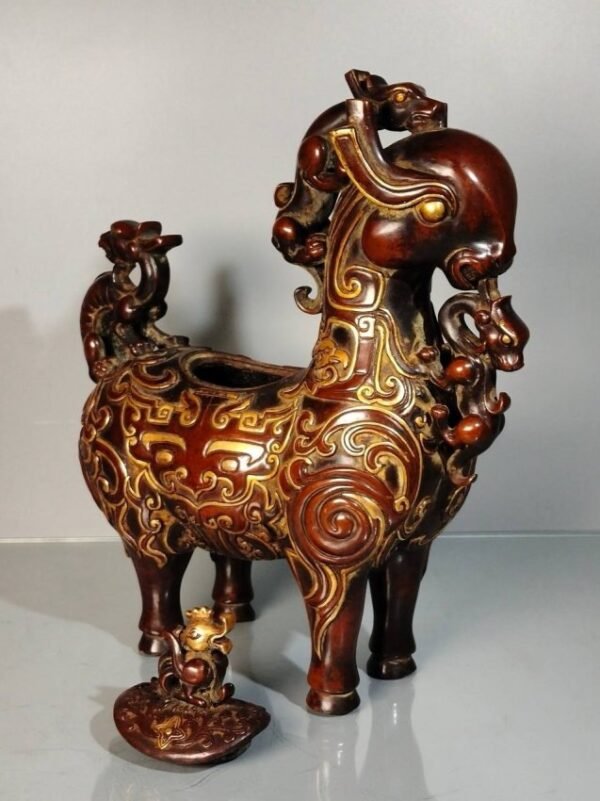 Auspicious animal ornament made of copper and gold - Image 8